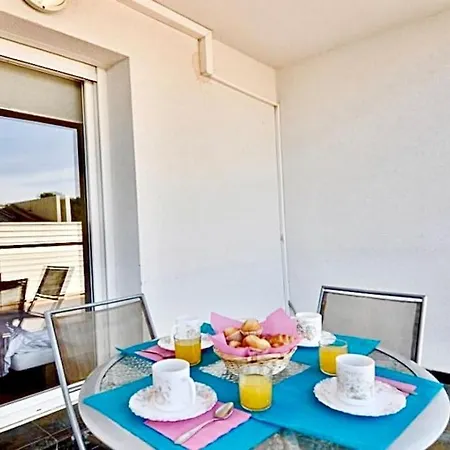 Apartment Porto Marina 4 Pers Avec Piscine Commune Roses